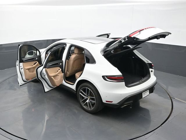 Certified 2023 Porsche Macan image 29
