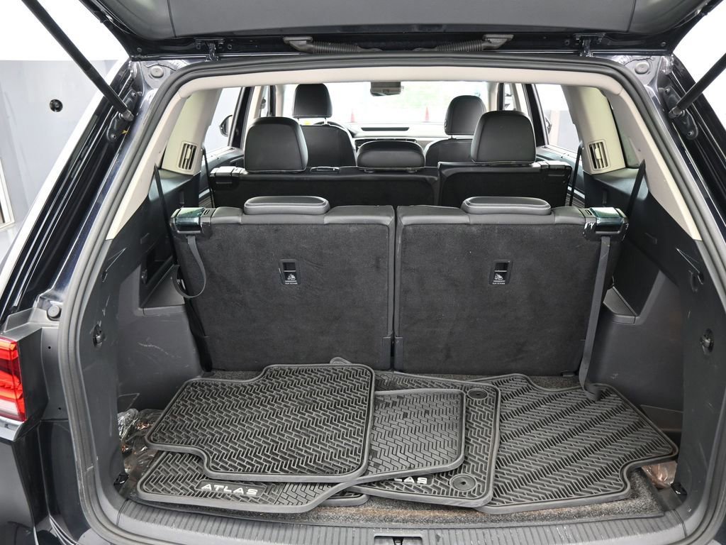 Used 2022 Volkswagen Atlas SE w/ Black Wheel Package image 42