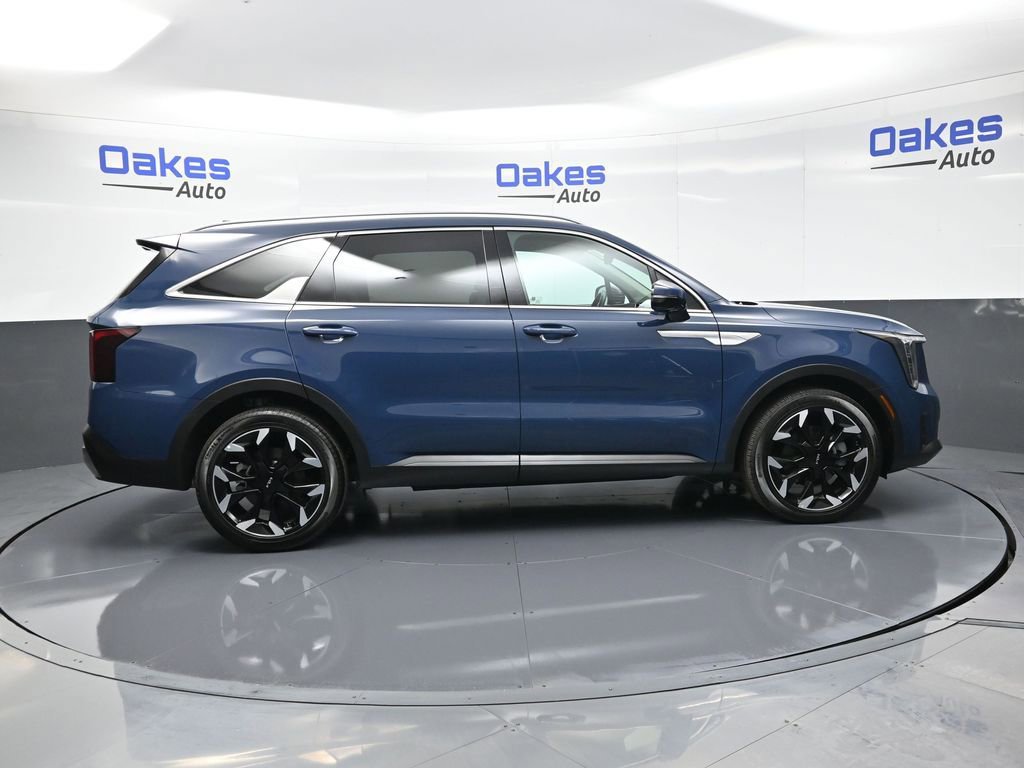 New 2025 Kia Sorento EX image 9