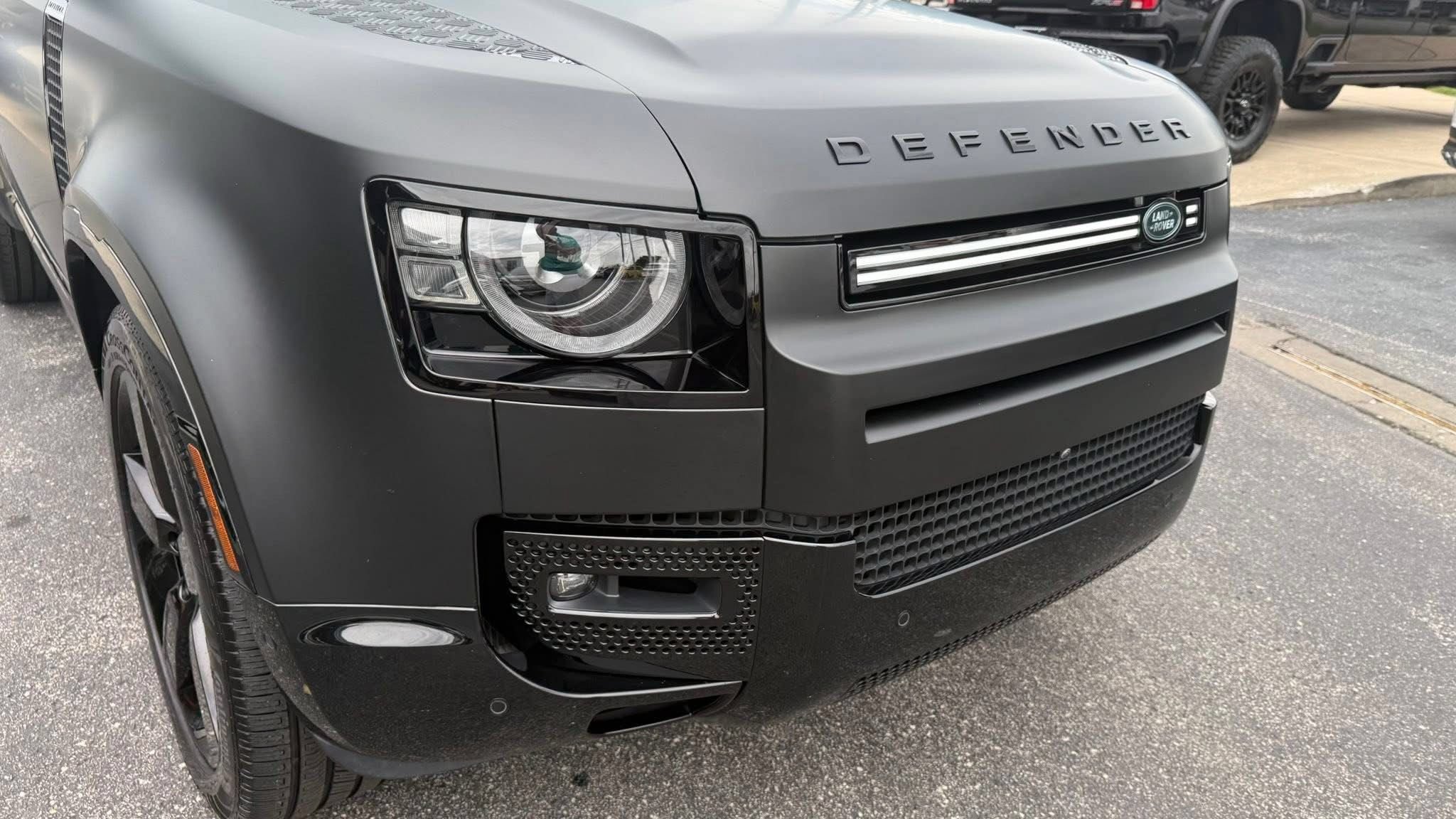 Used 2025 Land Rover Defender 110 X AWD/4WD image 11