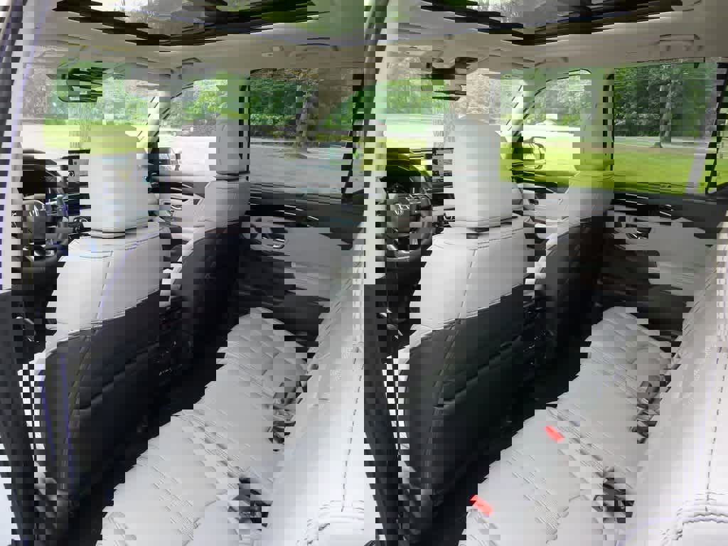 New 2025 Honda Pilot Touring image 15