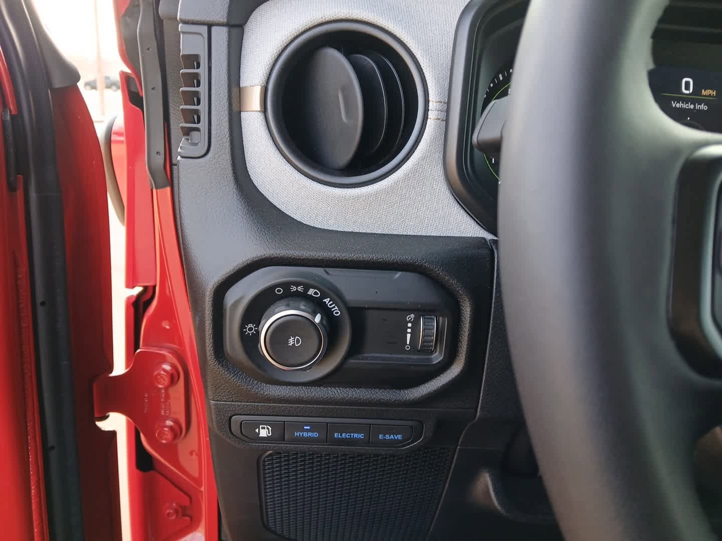 Used 2025 Jeep Wrangler Willys image 29