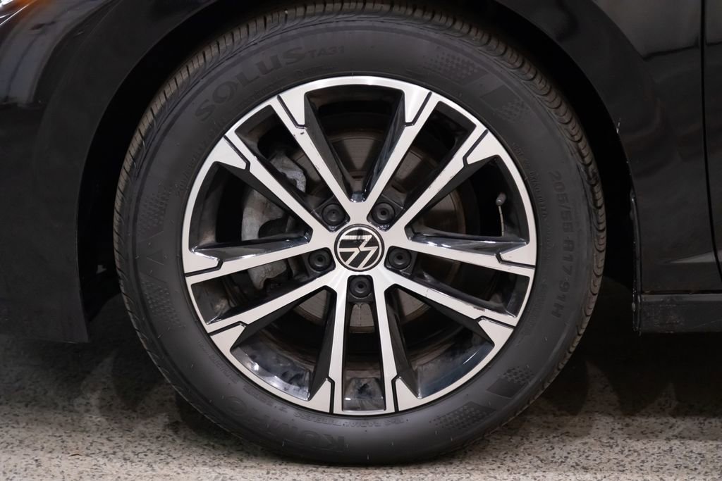 Used 2024 Volkswagen Jetta Sport image 7