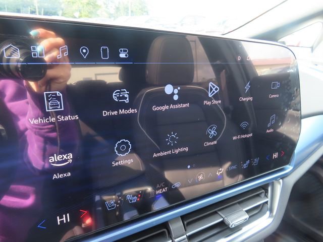 Used 2025 Chevrolet Equinox EV LT w/ Convenience Package II FWD image 22