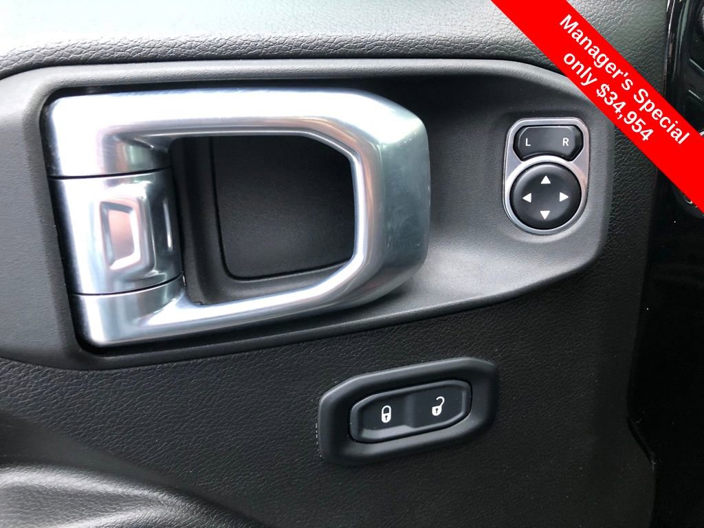 Used 2023 Jeep Gladiator Rubicon w/ Cold Weather Group image 12