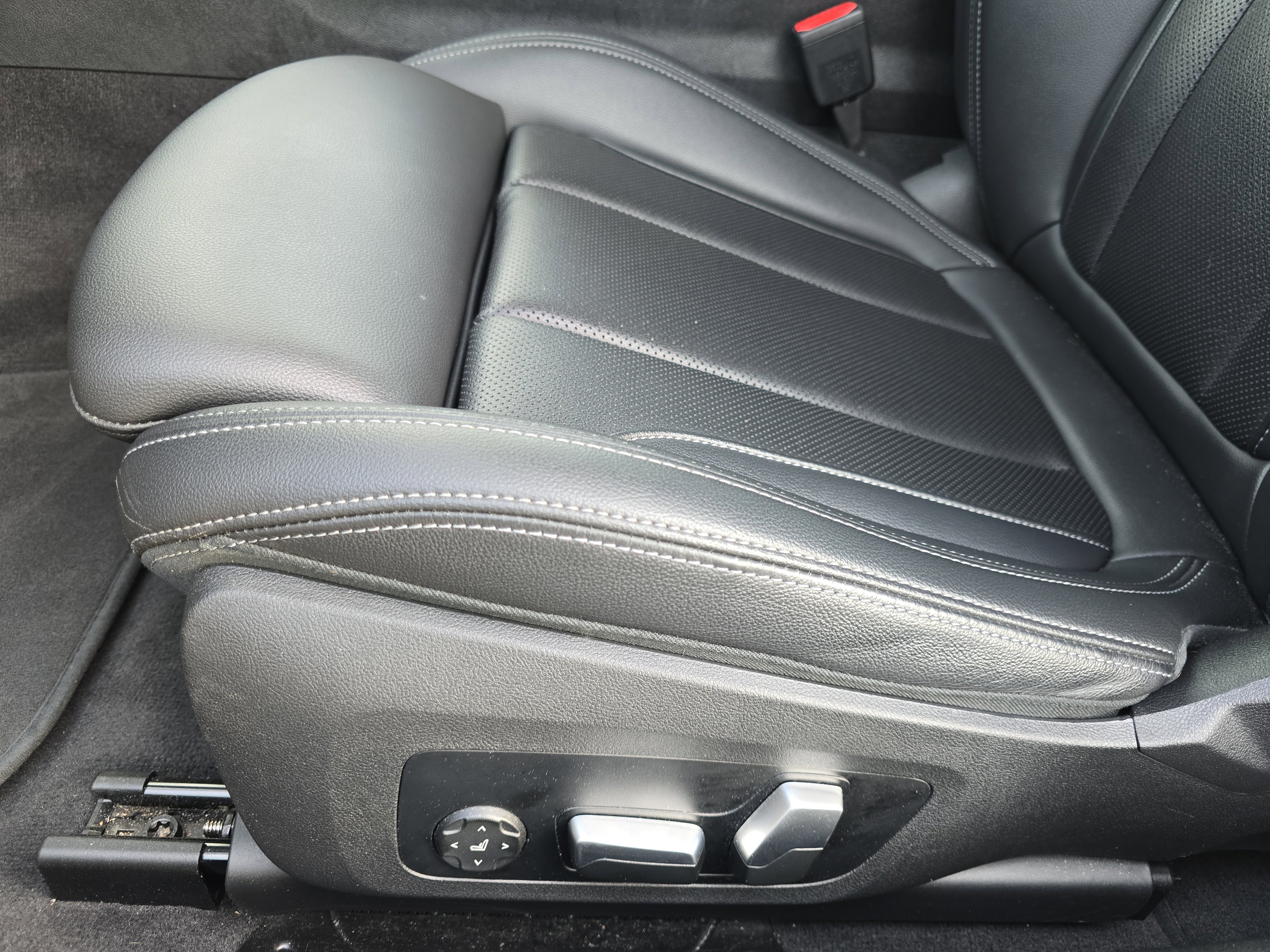 Used 2023 BMW M440i Coupe w/ Premium Package RWD image 28