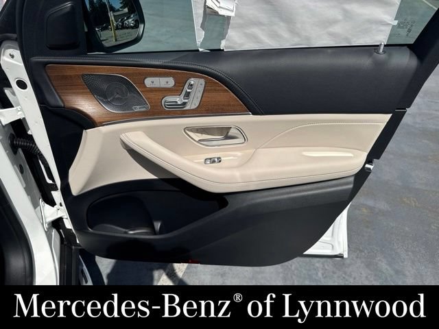New 2026 Mercedes-Benz GLS 580 4MATIC image 19