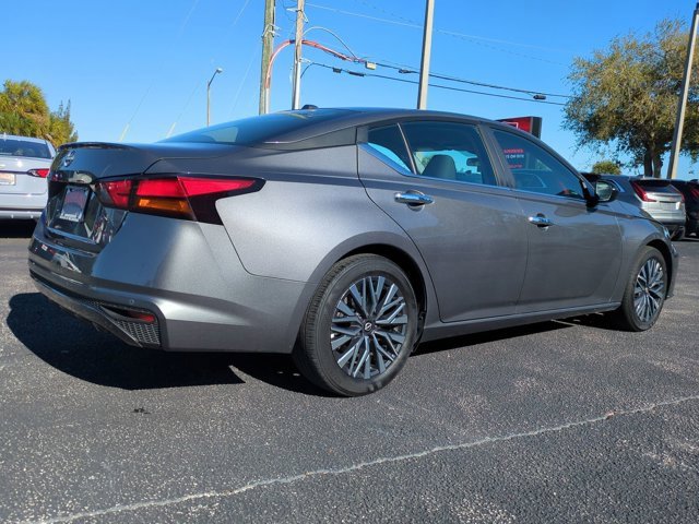 Used 2025 Nissan Altima 2.5 SV image 5