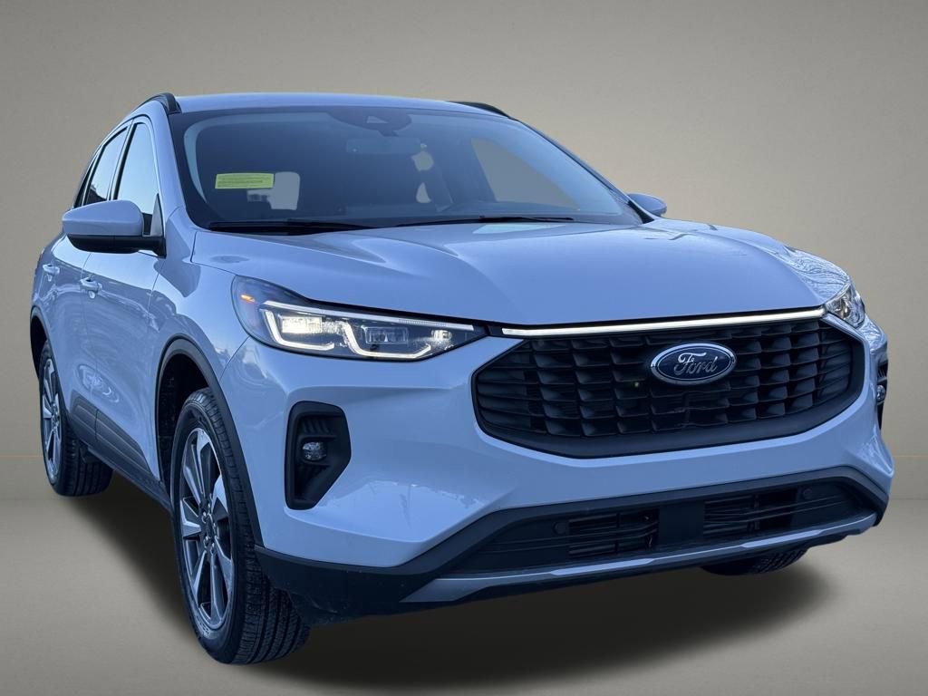 Used 2025 Ford Escape Platinum image 8