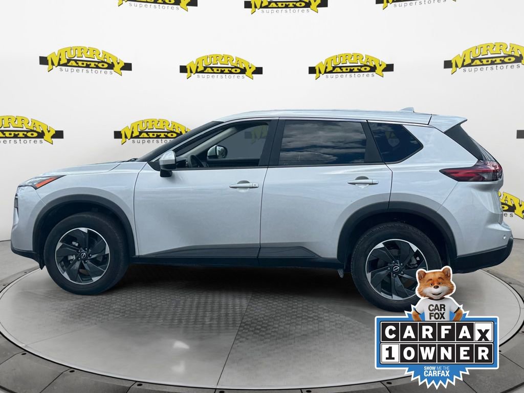 Used 2024 Nissan Rogue SV AWD/4WD image 2