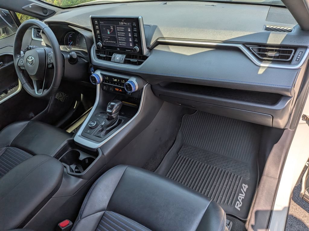 Used 2020 Toyota RAV4 XSE AWD/4WD image 30