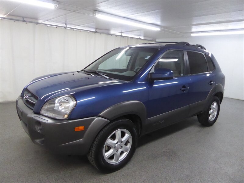 Used 2005 Hyundai Tucson GLS AWD/4WD image 3
