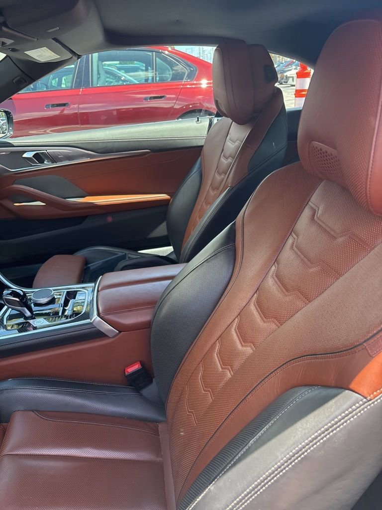 Used 2023 BMW M850i xDrive Convertible image 3