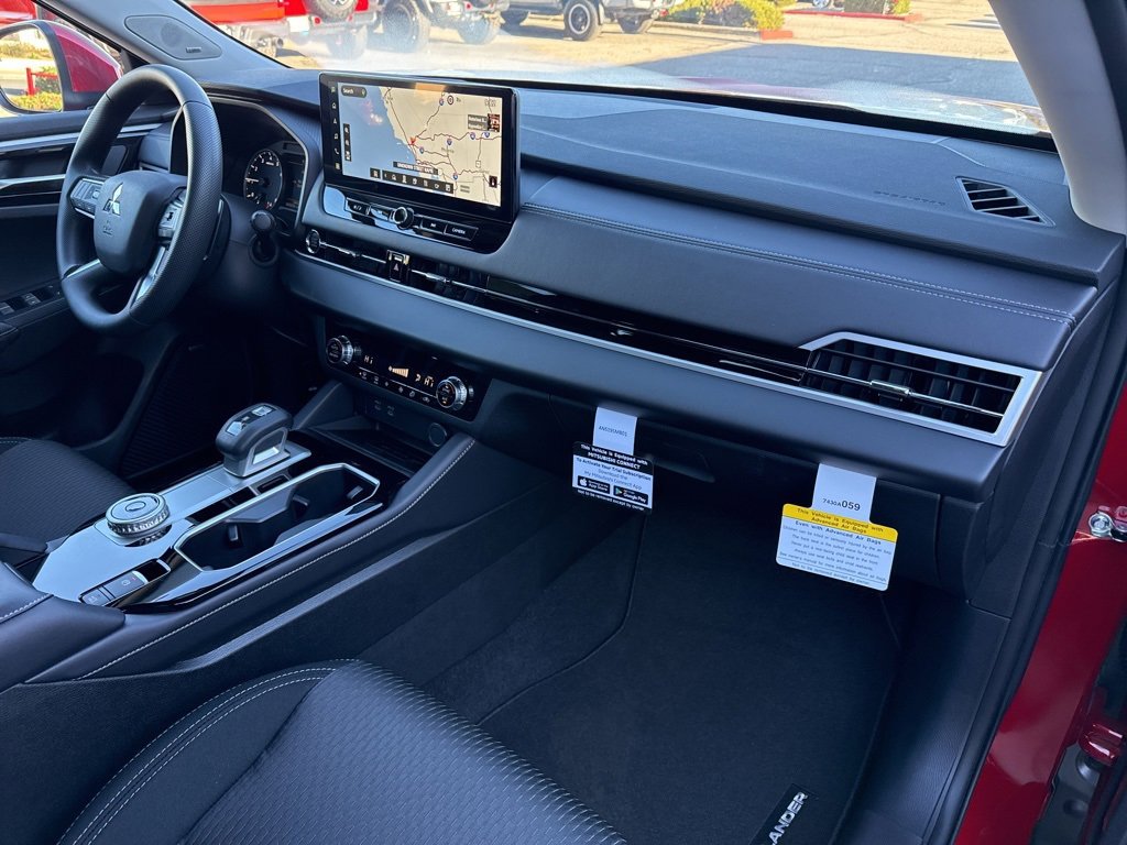 New 2025 Mitsubishi Outlander ES image 21
