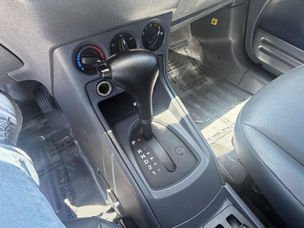 Used 2012 Ford Transit Connect XLT Premium w/ Taxi Pkg FWD image 11