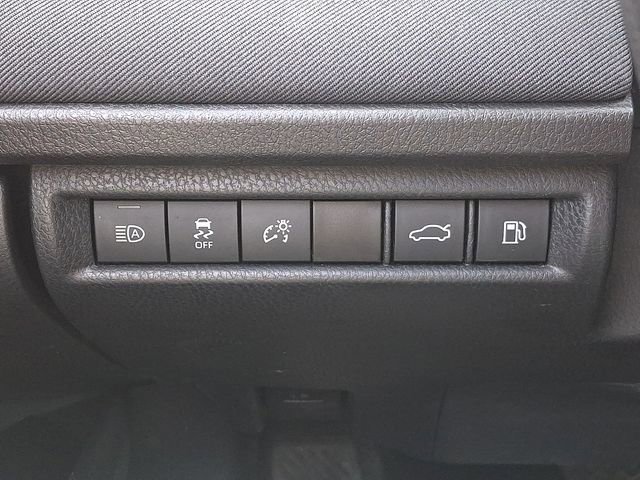 Used 2025 Toyota Camry LE FWD image 28