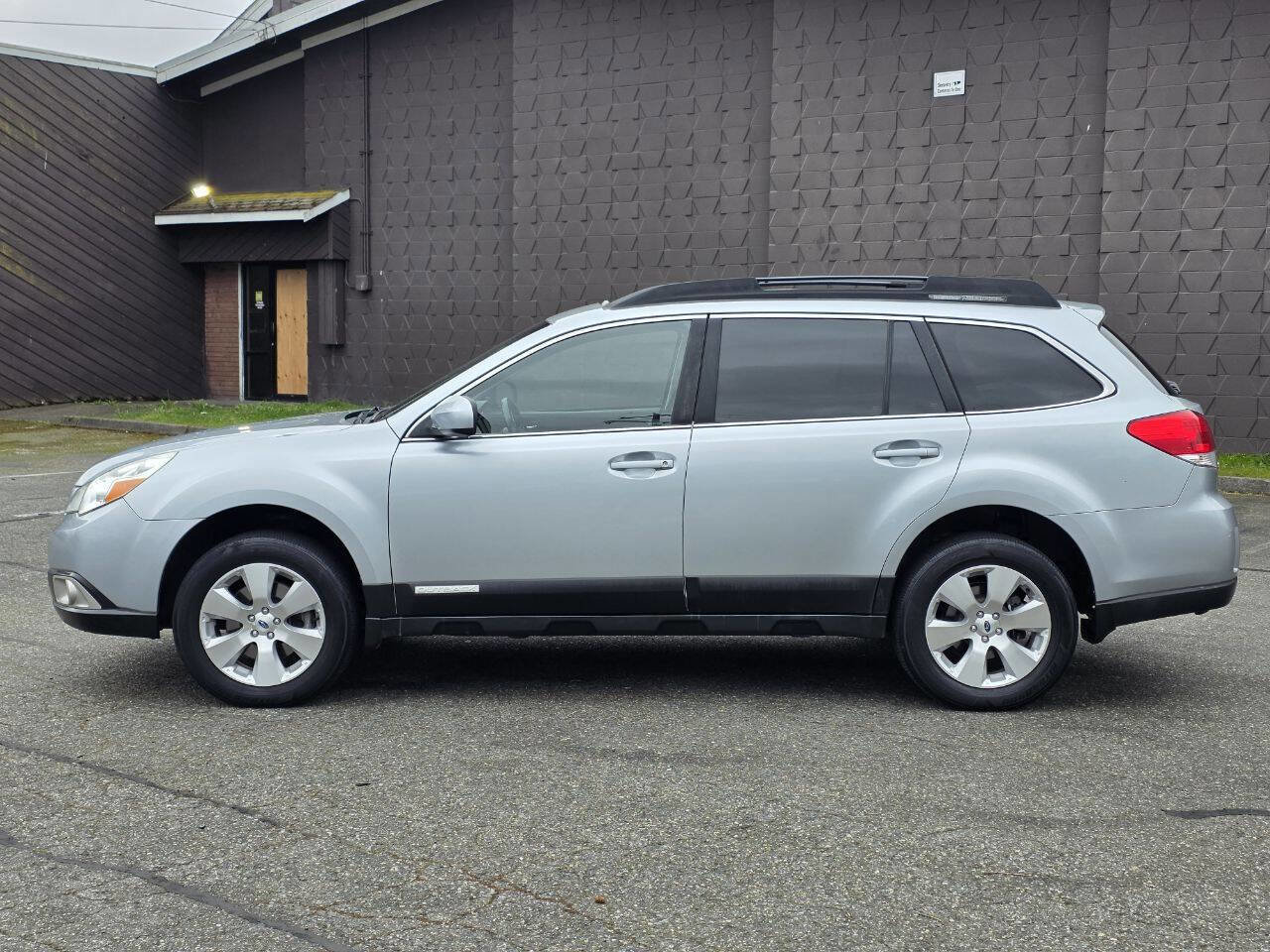 Used 2012 Subaru Outback 3.6R Limited image 8