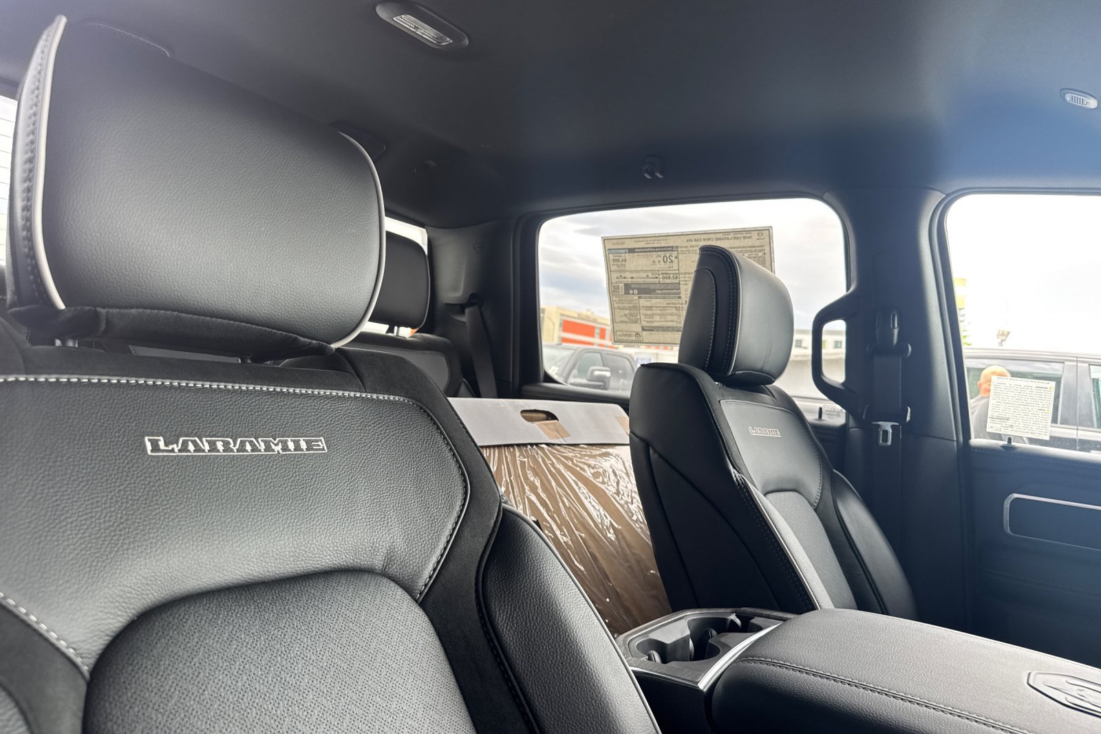 New 2026 RAM 1500 Laramie AWD/4WD image 15
