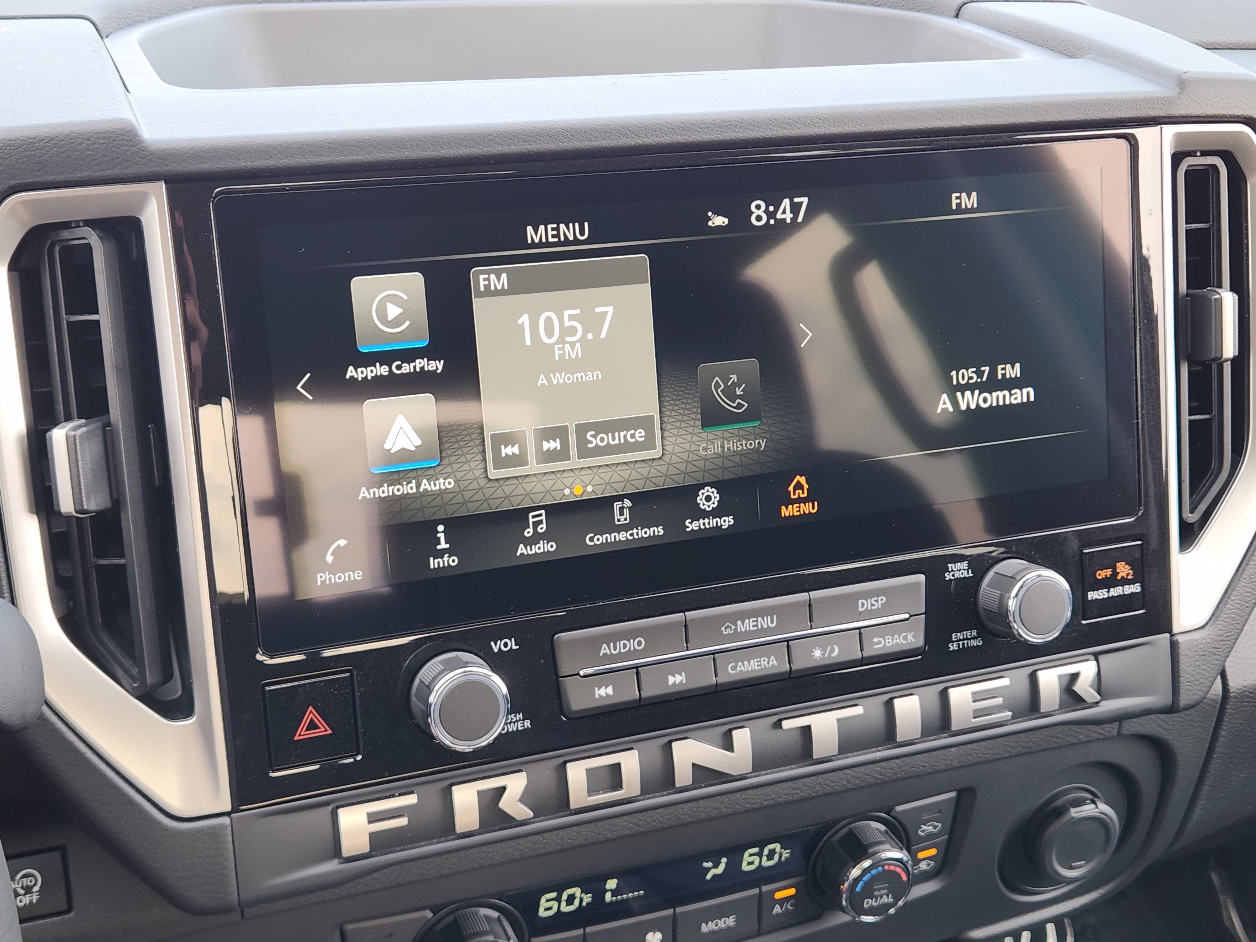 Used 2025 Nissan Frontier SV w/ SV Convenience Package image 15