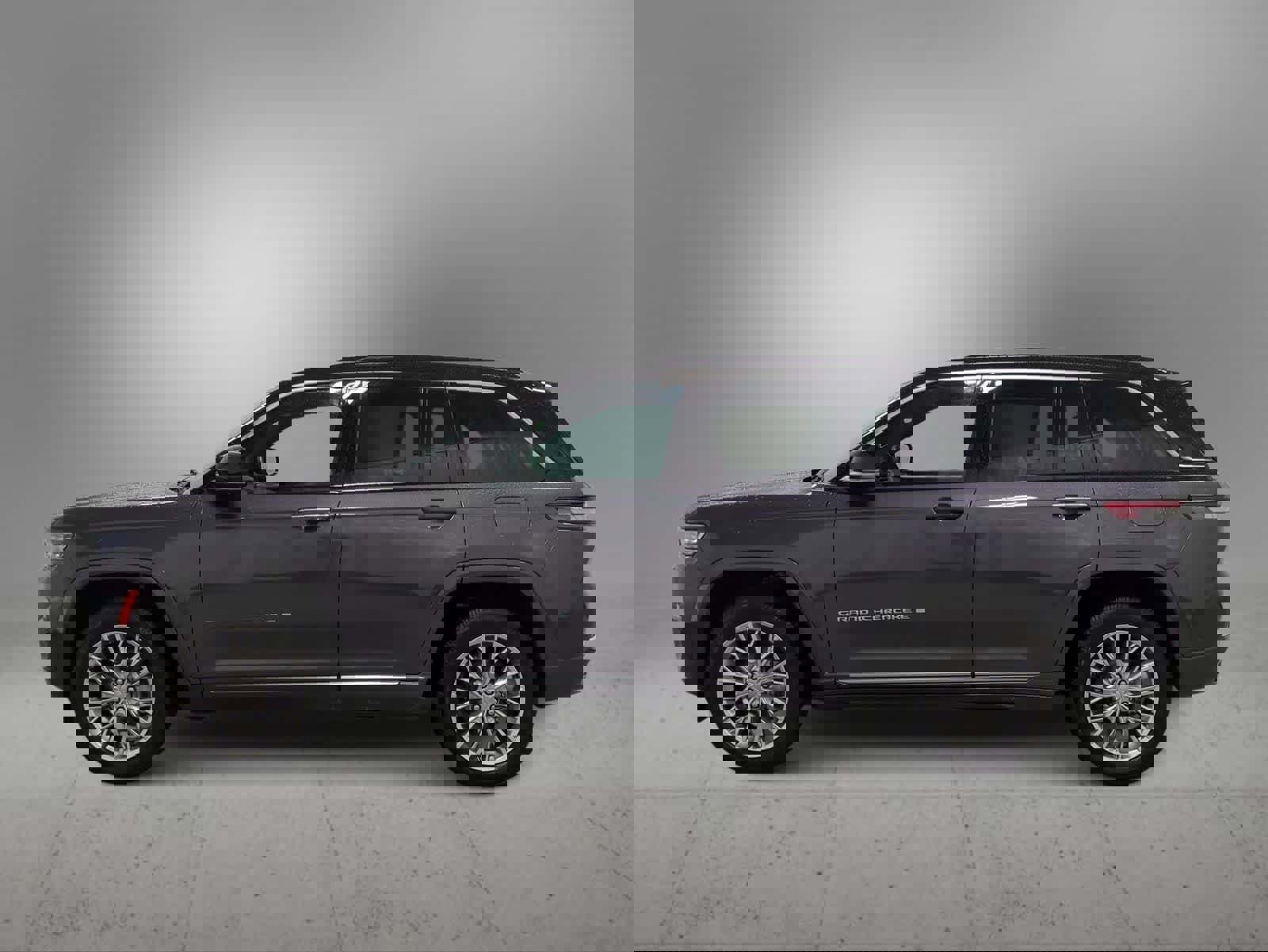 Certified 2024 Jeep Grand Cherokee Summit w/ Luxury Tech Group V image 5