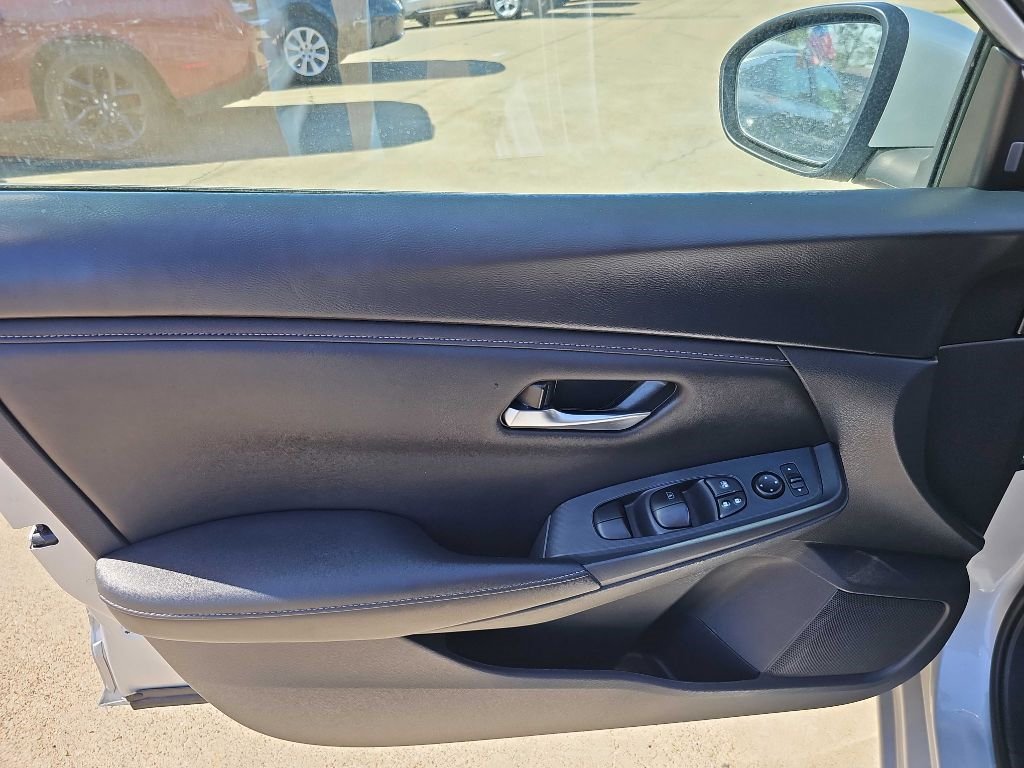 Used 2023 Nissan Sentra SV image 13
