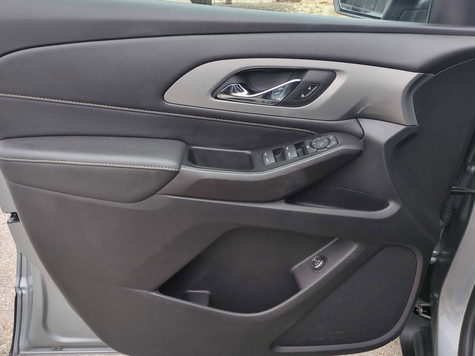 Used 2024 Chevrolet Traverse LT image 22