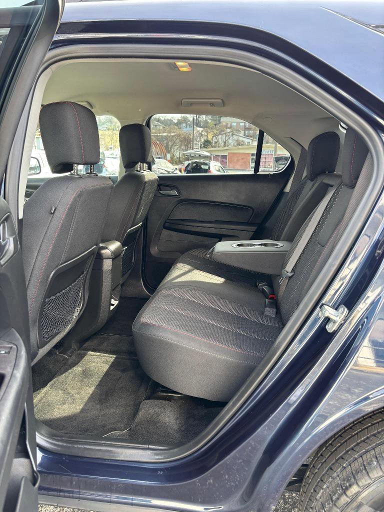 Used 2017 Chevrolet Equinox LT image 24