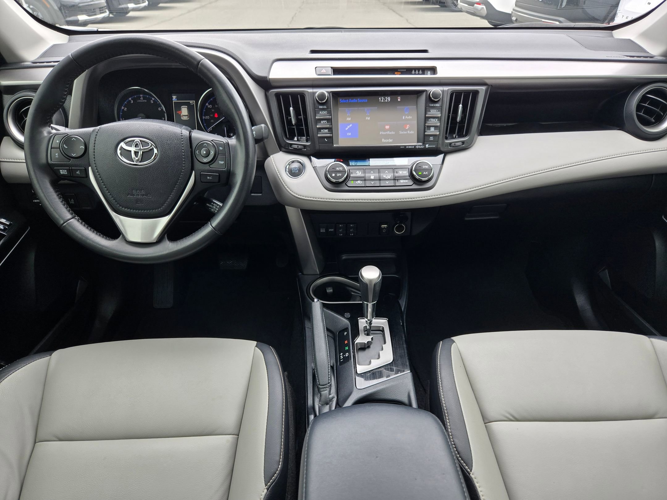 Used 2018 Toyota RAV4 Limited image 12