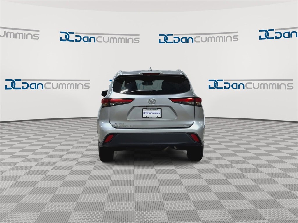 Used 2023 Toyota Highlander XLE image 7