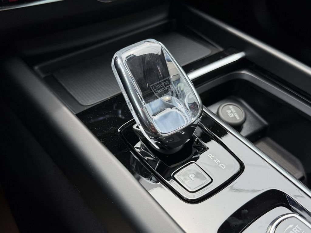 New 2026 Volvo XC60 T8 Core w/ Climate Package AWD/4WD image 6