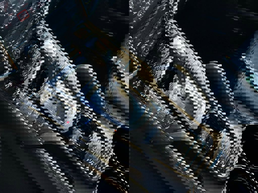 Used 2018 Porsche Cayenne Platinum Edition AWD/4WD image 35