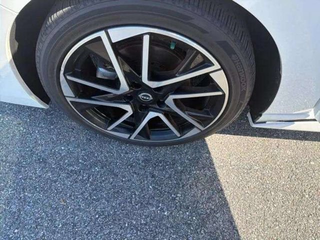 Used 2025 Nissan Sentra SR w/ SR Premium Package FWD image 29