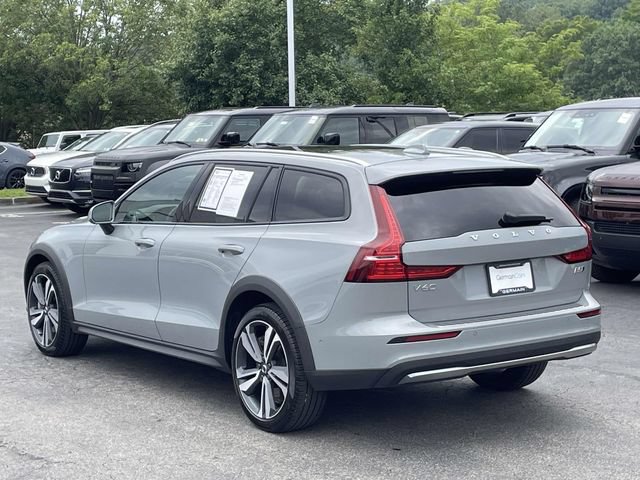 Used 2024 Volvo V60 B5 Cross Country Plus w/ Climate Package AWD/4WD image 9