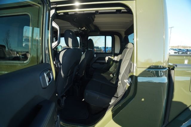 Used 2021 Jeep Gladiator Overland w/ LED Lighting Group image 15
