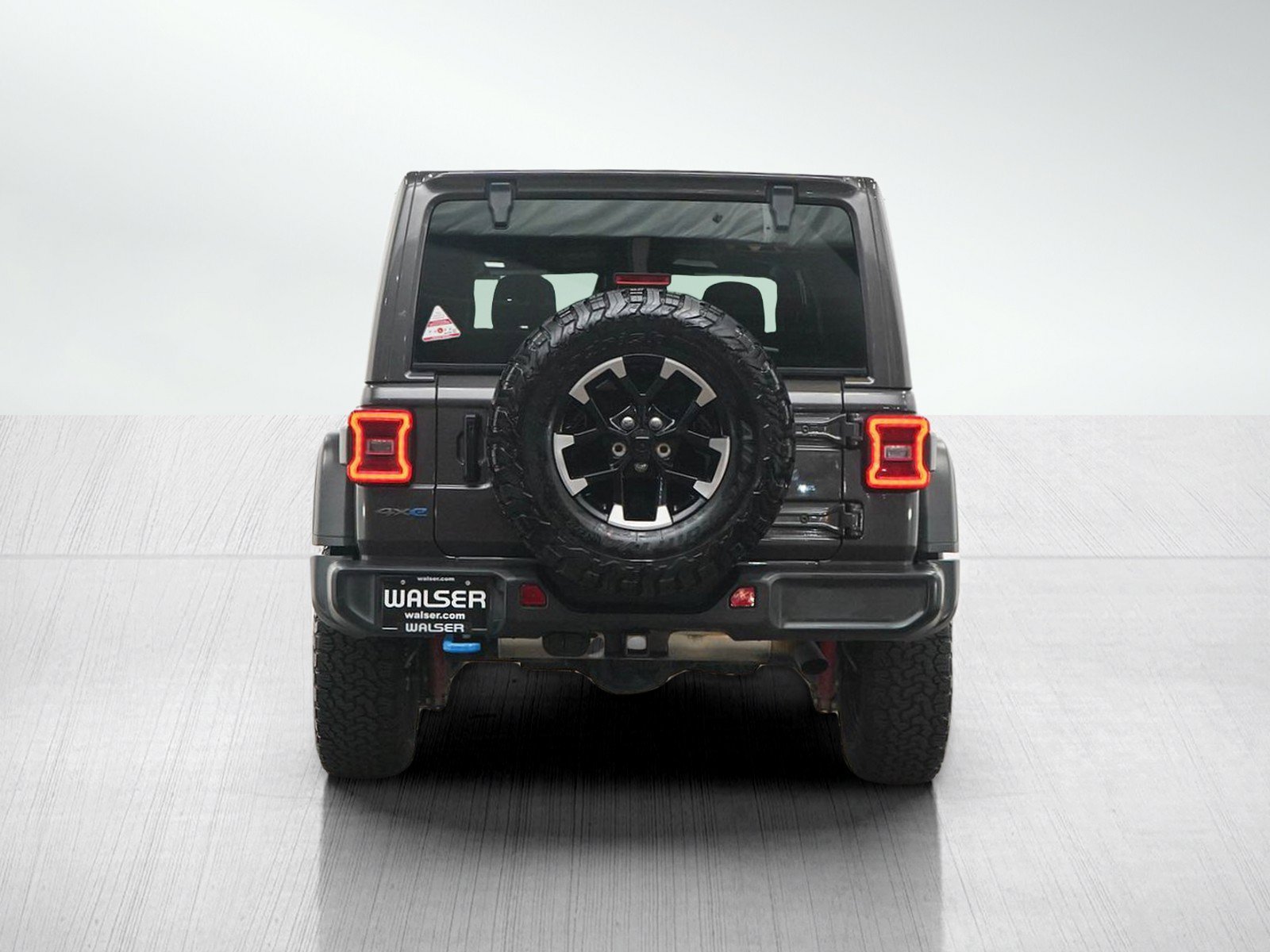 Used 2025 Jeep Wrangler Unlimited Rubicon 4xe w/ Convenience Group AWD/4WD image 4
