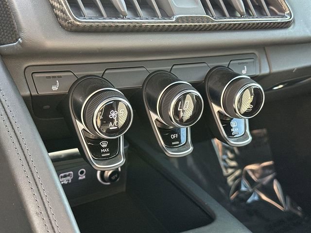 Used 2017 Audi R8 V10 w/ Carbon Exterior Package image 35