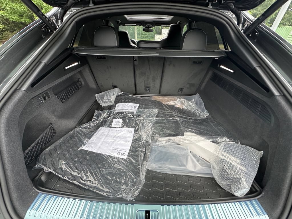 New 2026 Audi SQ8 Premium Plus AWD/4WD image 27