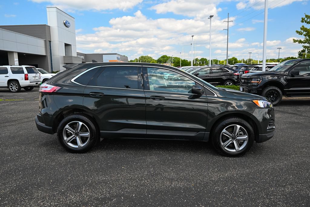 Certified 2023 Ford Edge SEL w/ Convenience Package AWD/4WD image 3