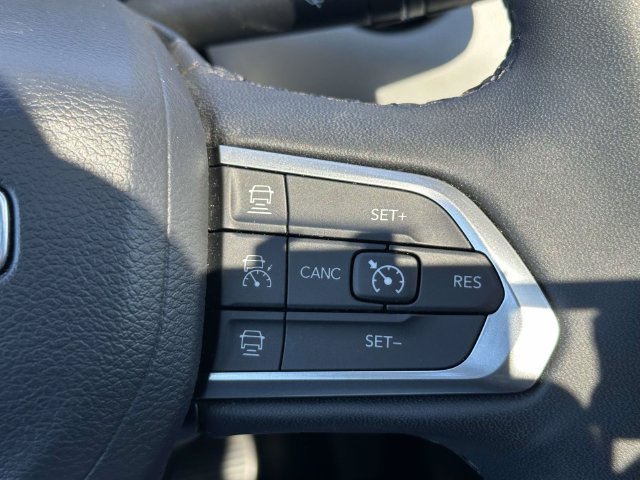 Certified 2024 Jeep Compass Limited w/ Sun and Sound Group AWD/4WD image 32