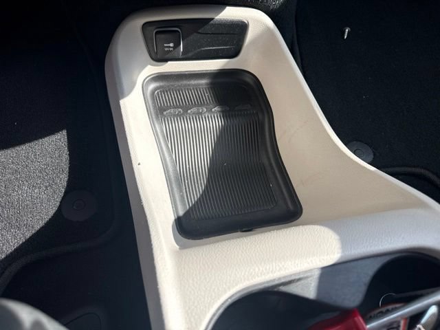 Used 2024 Chrysler Voyager LX FWD image 21