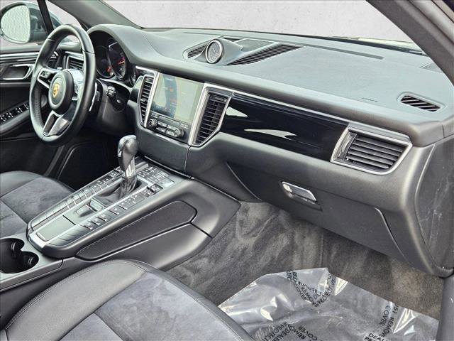 Used 2017 Porsche Macan image 21