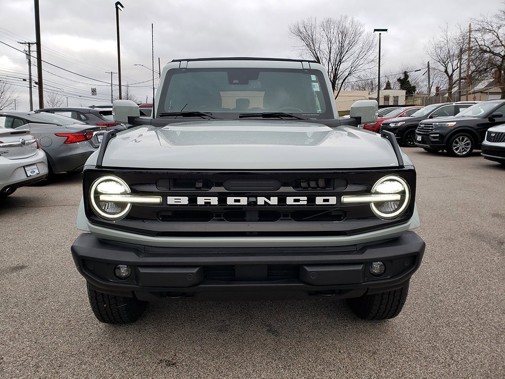 Used 2024 Ford Bronco Outer Banks image 2