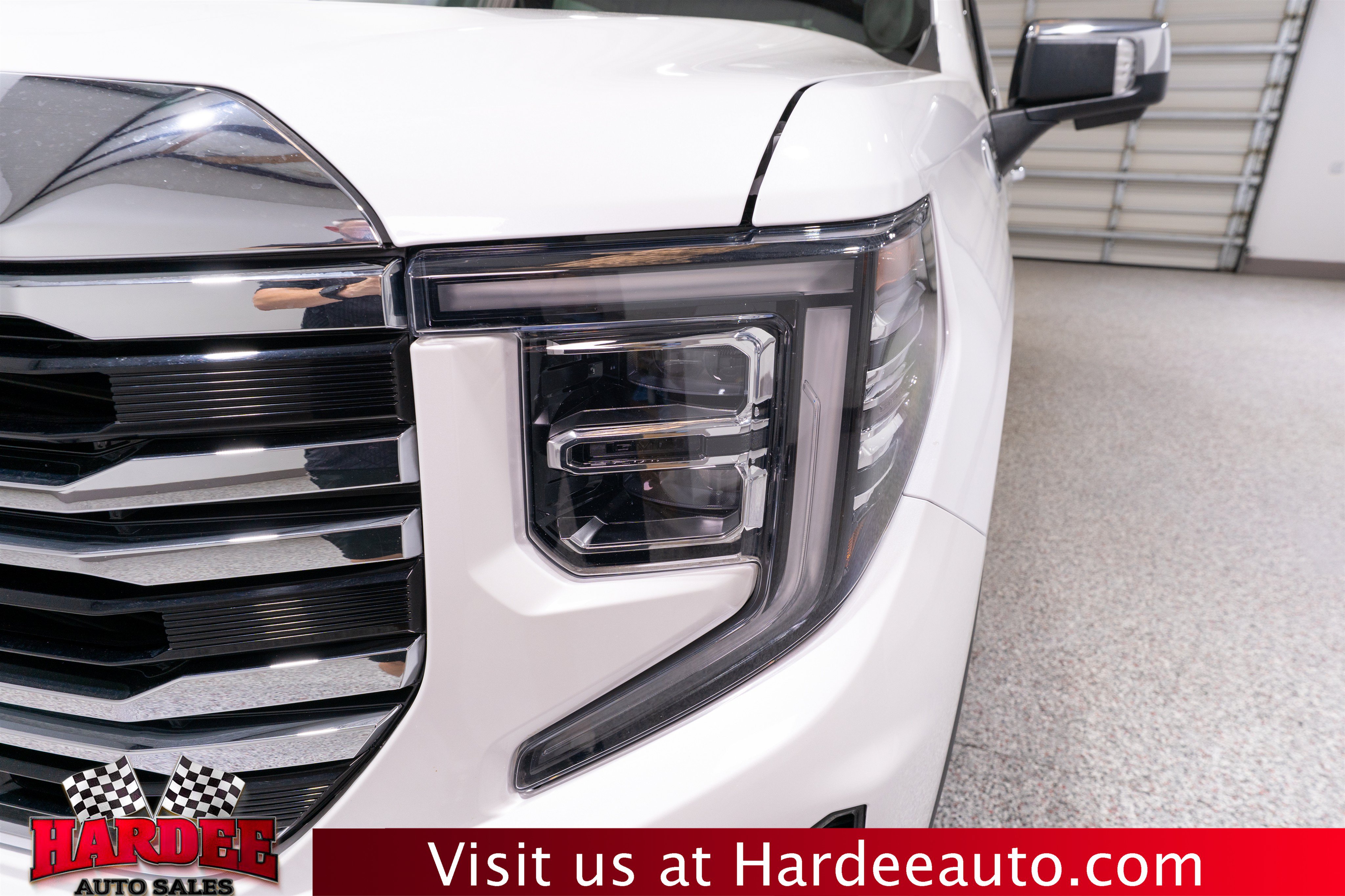 Used 2023 GMC Sierra 1500 SLT w/ SLT Premium Package AWD/4WD image 8