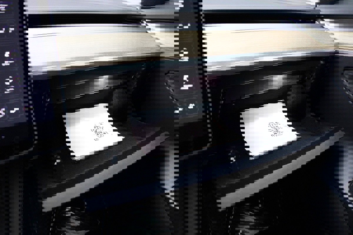 Used 2023 Tesla Model 3 Standard Range image 32