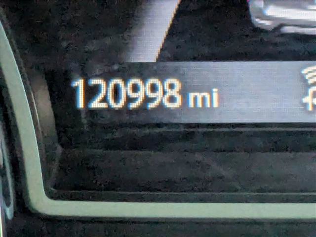 Used 2019 Nissan Pathfinder S image 11