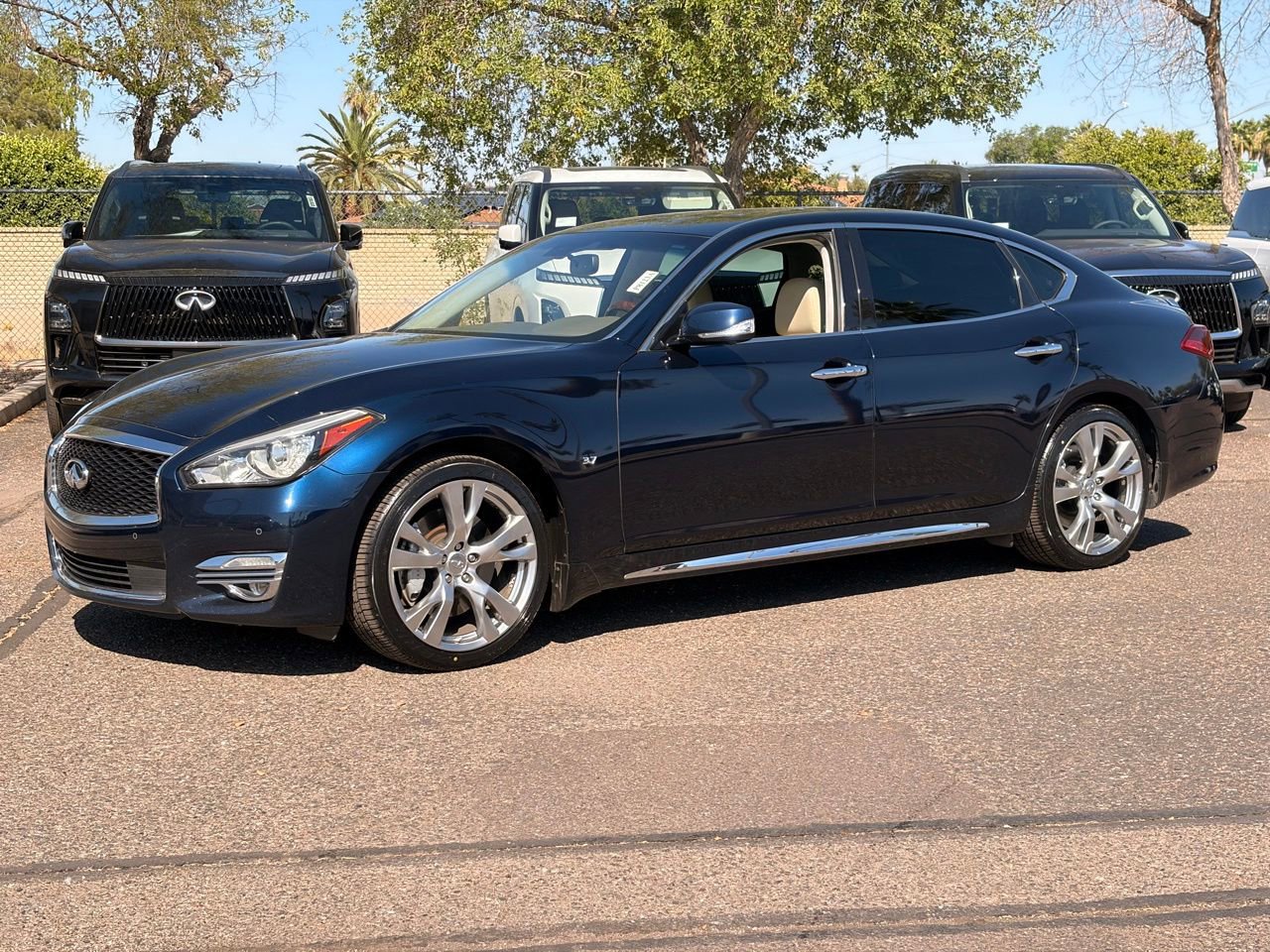 Used 2015 INFINITI Q70 L 3.7 w/ Technology Package