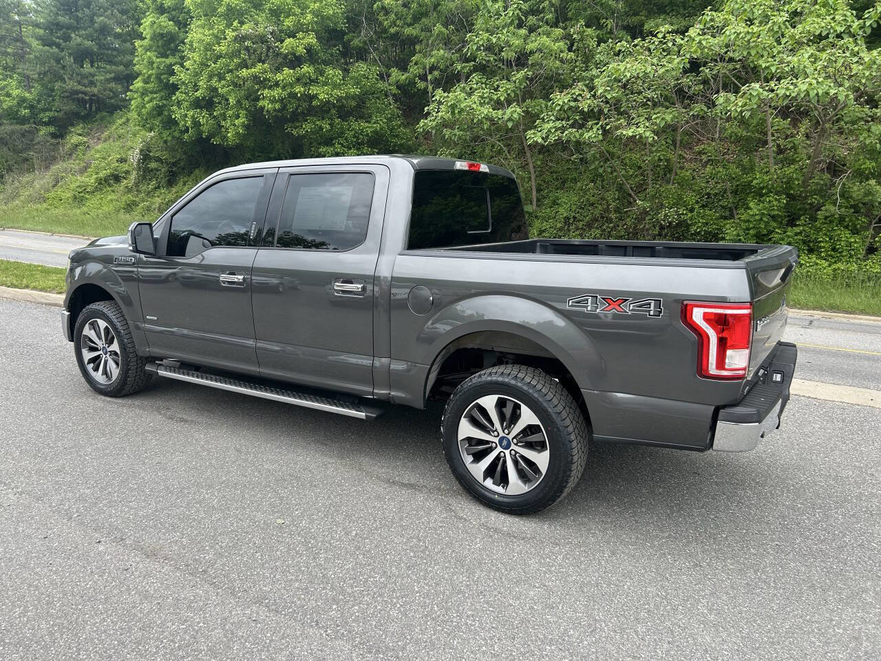 Used 2015 Ford F150 XLT w/ Equipment Group 302A Luxury image 4