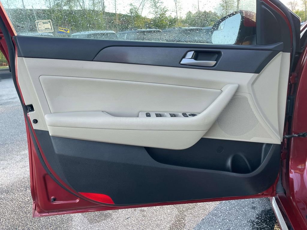 Used 2017 Hyundai Sonata Sport w/ Cargo Package image 5