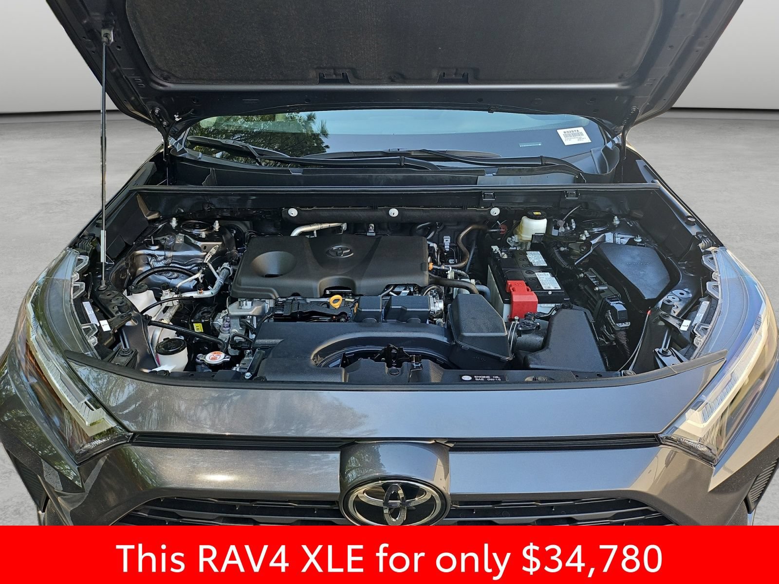 Used 2025 Toyota RAV4 XLE FWD image 38