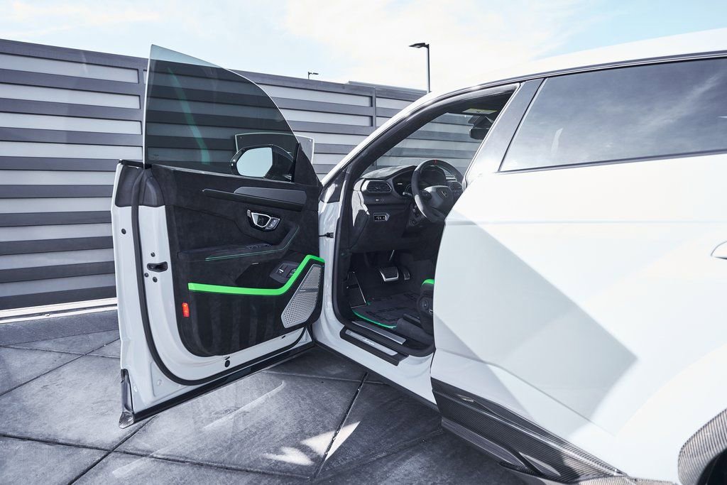 Used 2024 Lamborghini Urus Performante image 39